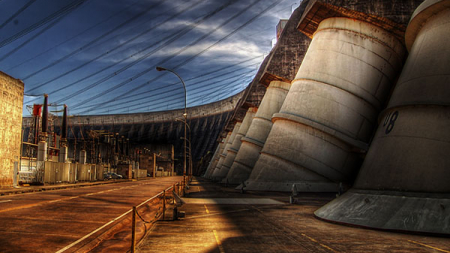 Subestación lado paraguayo de la Central Hidroeléctrica de ITAIPU